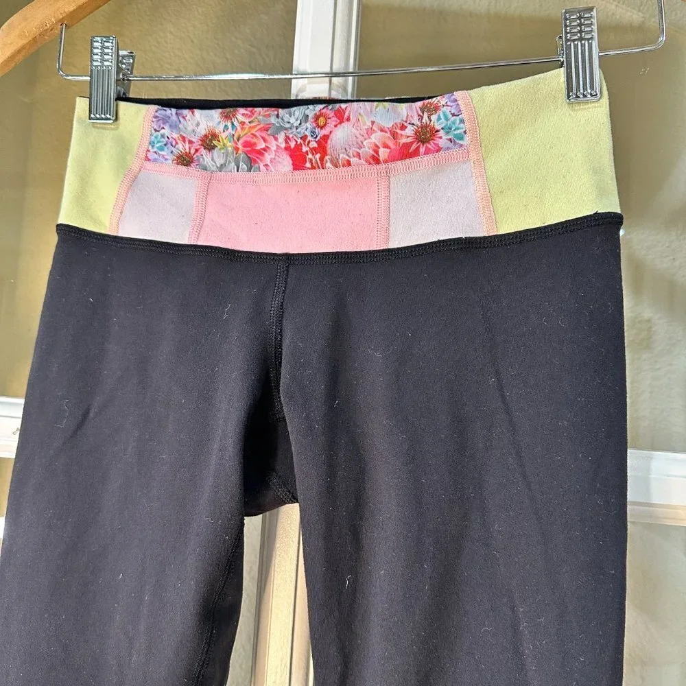 LULULEMON Cropped Leggings Tights Black with Floral Print - 2